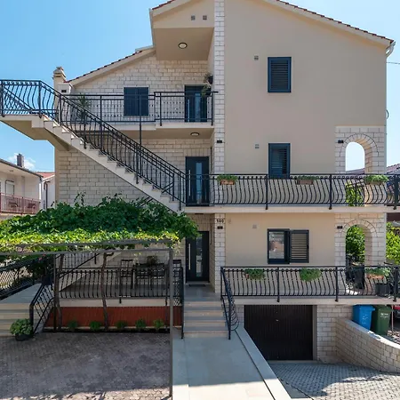 Nina Apartment Trogir