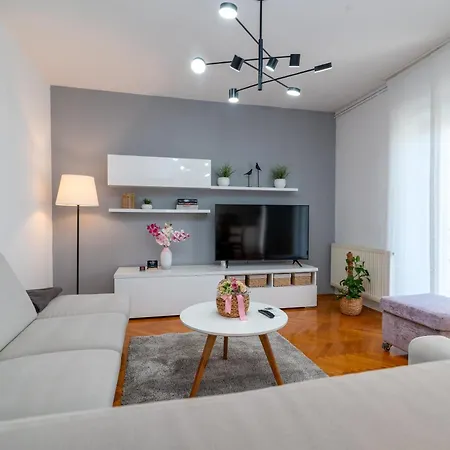 Apartment Nina