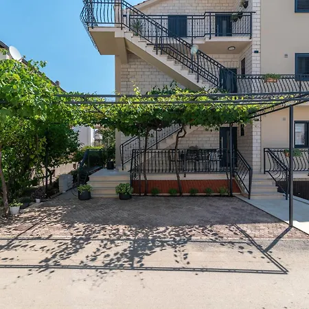 Nina Apartamento