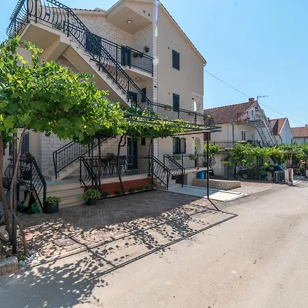 Nina Apartamento Trogir